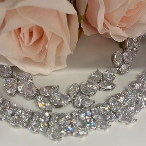 Amazing women’s cubic zirconia necklace perfect for the bride. 16-1/2”